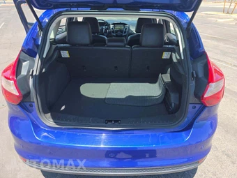 2013 Ford Focus Titanium Hatchback – miniatura 11