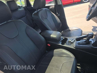 2013 Ford Focus Titanium Hatchback – miniatura 15