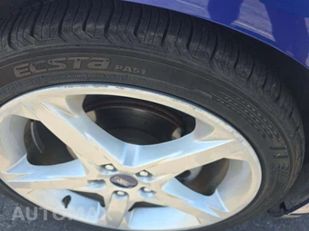 2013 Ford Focus Titanium Hatchback – miniatura 26