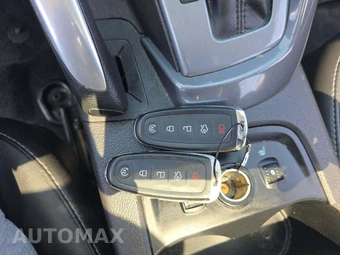 2013 Ford Focus Titanium Hatchback – miniatura 5