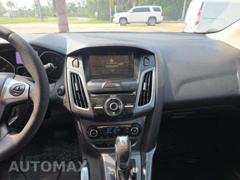 2013 Ford Focus Titanium Hatchback - miniatura 10