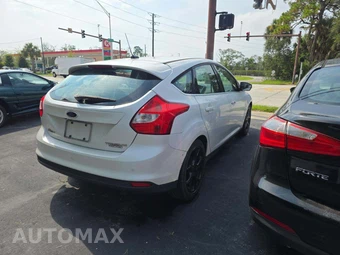 2013 Ford Focus Titanium Hatchback - miniatura 3