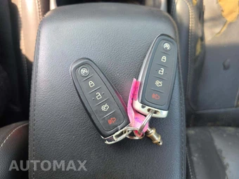 2013 Ford Focus Titanium Hatchback - miniatura 8