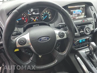 2013 Ford Focus Titanium Hatchback - miniatura 10