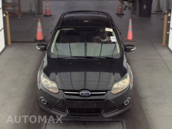 2013 Ford Focus Titanium Hatchback - miniatura 2
