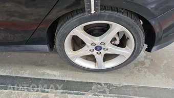 2013 Ford Focus Titanium Hatchback - miniatura 33