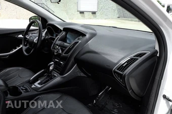 2013 Ford Focus Titanium Hatchback - miniatura 18
