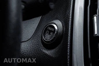 2013 Ford Focus Titanium Hatchback - miniatura 26