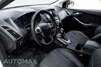 2013 Ford Focus Titanium Hatchback - miniatura 3