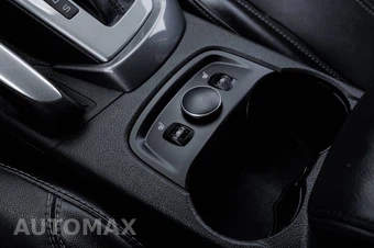 2013 Ford Focus Titanium Hatchback - miniatura 32