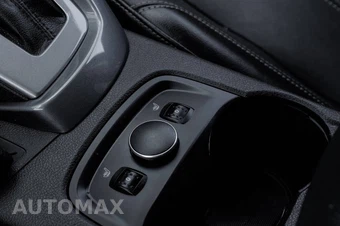 2013 Ford Focus Titanium Hatchback - miniatura 33