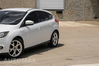 2013 Ford Focus Titanium Hatchback - miniatura 6