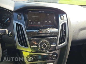 2013 Ford Focus Titanium Sedan – miniatura 10