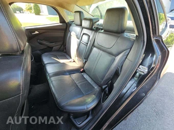 2013 Ford Focus Titanium Sedan – miniatura 13
