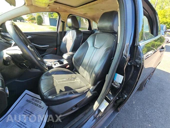2013 Ford Focus Titanium Sedan – miniatura 6