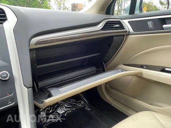 2013 Ford Fusion Hybrid SE - miniatura 24