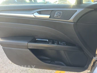 2013 Ford Fusion Hybrid Titanium - miniatura 9