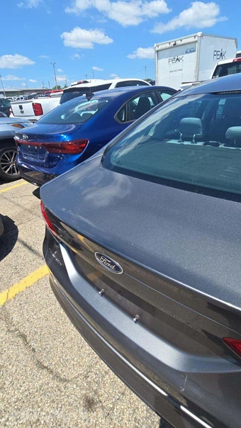 2013 Ford Fusion S - miniatura 24