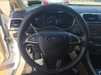 2013 Ford Fusion SE – miniatura 10