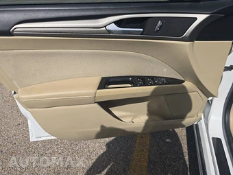 2013 Ford Fusion SE – miniatura 9