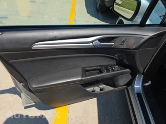 2013 Ford Fusion SE – miniatura 9