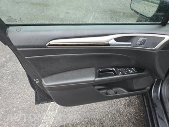 2013 Ford Fusion SE – miniatura 9