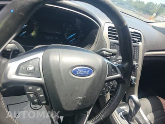 2013 Ford Fusion SE – miniatura 10
