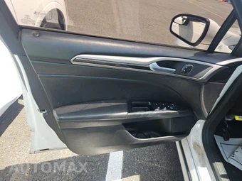 2013 Ford Fusion SE – miniatura 9