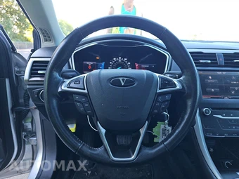 2013 Ford Fusion SE – miniatura 10