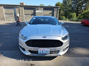 2013 Ford Fusion SE – miniatura 2