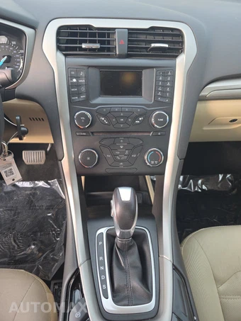 2013 Ford Fusion SE - miniatura 11