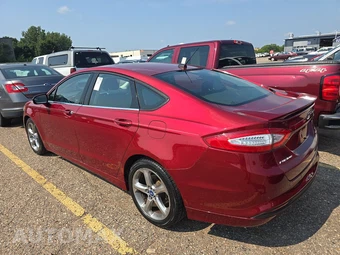 2013 Ford Fusion SE - miniatura 6