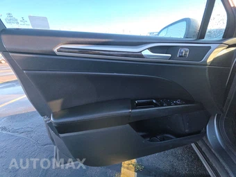 2013 Ford Fusion SE – miniatura 9