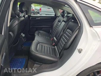 2013 Ford Fusion SE – miniatura 10
