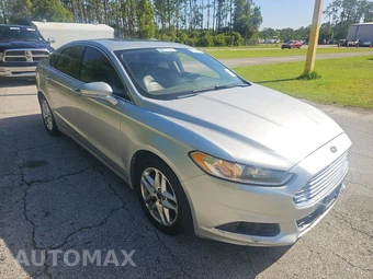 2013 Ford Fusion SE – miniatura 3