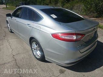 2013 Ford Fusion SE – miniatura 6