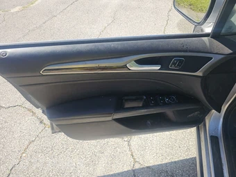 2013 Ford Fusion SE – miniatura 9