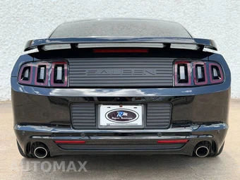 2013 Ford Mustang GT Coupe - miniatura 12