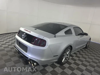 2013 Ford Mustang GT Premium Coupe - miniatura 4