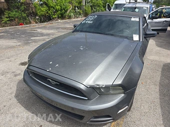 2013 Ford Mustang V6 Convertible