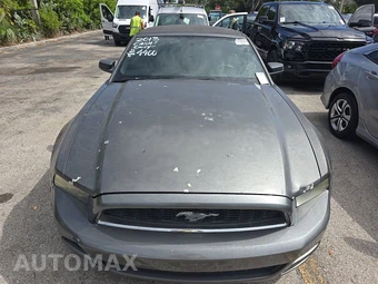 2013 Ford Mustang V6 Convertible – miniatura 2