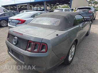 2013 Ford Mustang V6 Convertible – miniatura 4