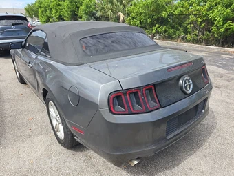 2013 Ford Mustang V6 Convertible – miniatura 6