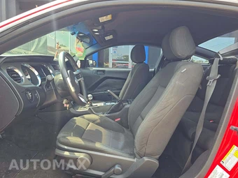 2013 Ford Mustang V6 Coupe – miniatura 6