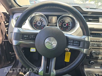2013 Ford Mustang V6 Premium Coupe – miniatura 10