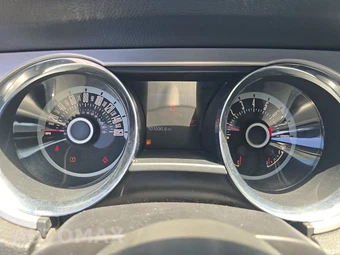 2013 Ford Mustang V6 Premium Coupe – miniatura 12
