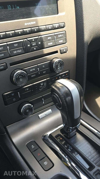 2013 Ford Mustang V6 Premium Coupe – miniatura 28