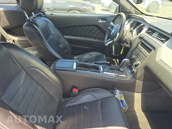 2013 Ford Mustang V6 Premium Coupe – miniatura 8