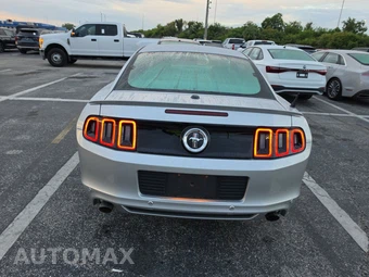 2013 Ford Mustang V6 Premium Coupe - miniatura 5