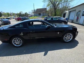 2013 Ford Mustang V6 Premium Coupe – miniatura 5